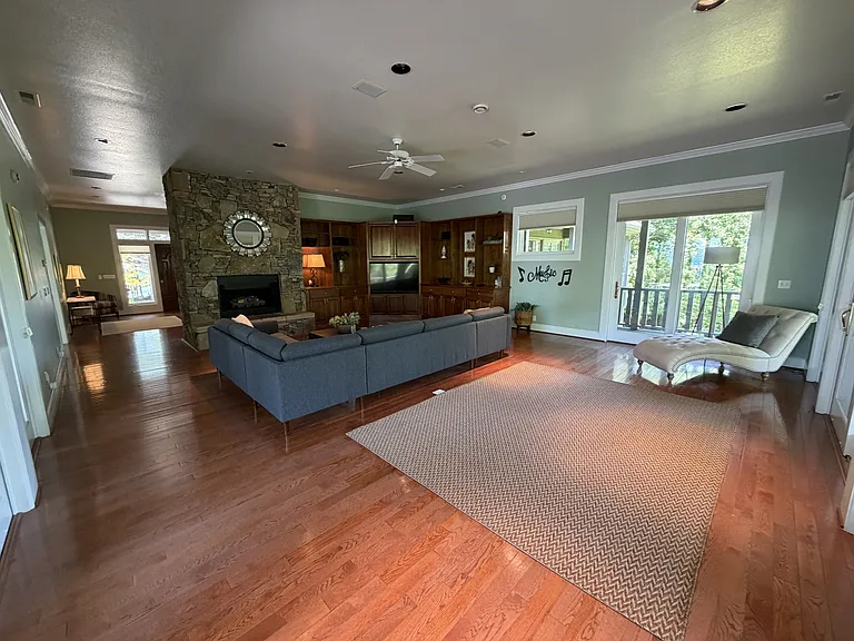 139 Summit Dr — Photo 4