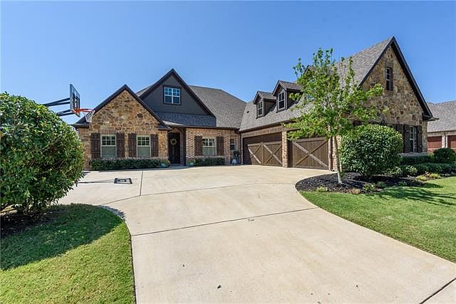 1st image of 412 Ellison Trce