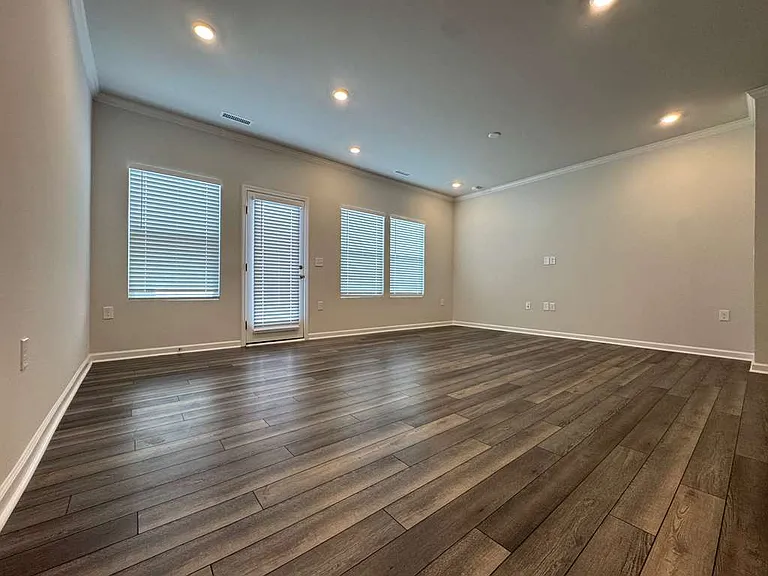 210 Golden Arms Dr — Photo 8