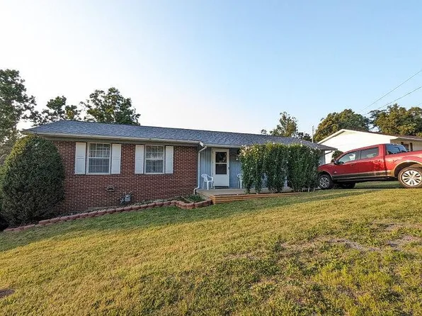 153 Estate Dr, Morgantown, WV 26508