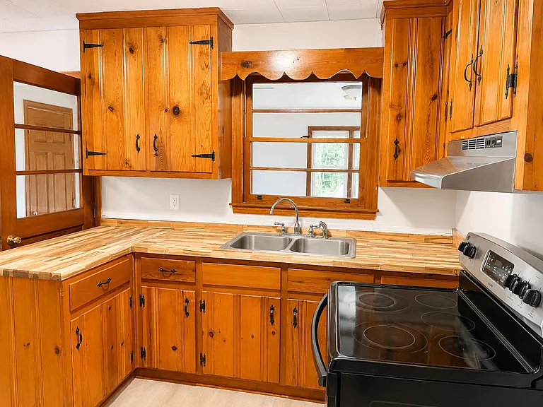 3330 Sharon Dr — Photo 13