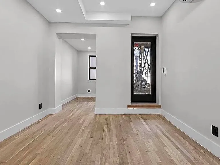 279 S 5th St #1F — Photo 8