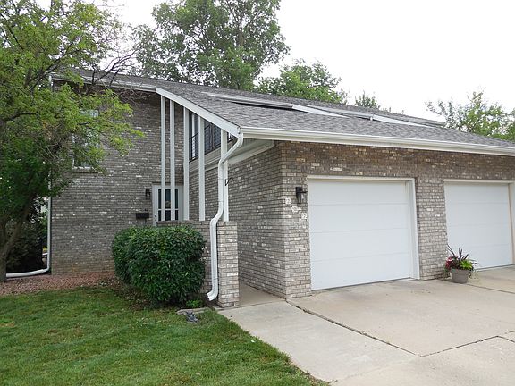 2nd image of 207 Carriage Dr