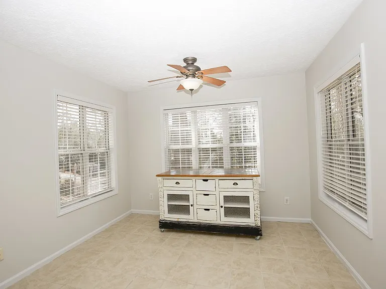 8 Moore Dr — Photo 17