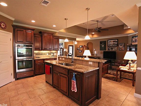 Kitchen, double oven
