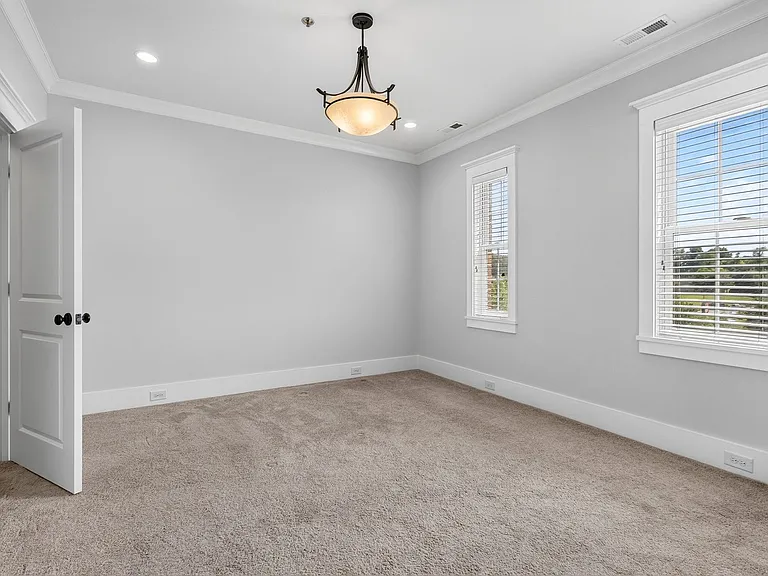 2409 Spring Creek Blvd NE — Photo 17