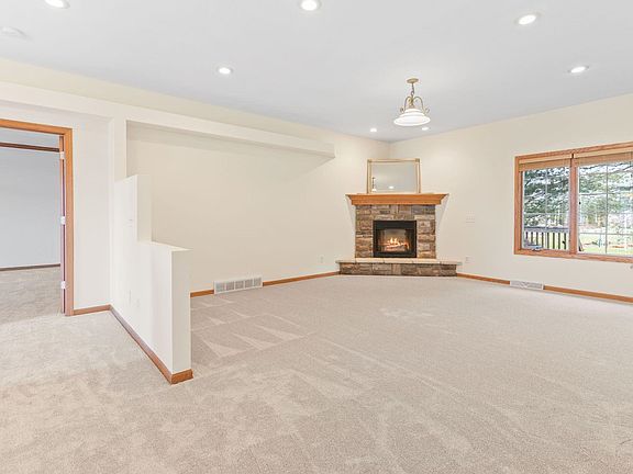 5th image of 2816 N Wuthering Hills Dr