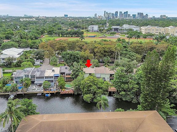 5th image of 525 NE 19th Street
