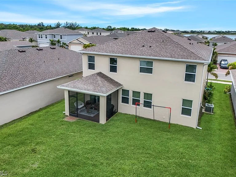 421 Coral Reef Pl — Photo 36