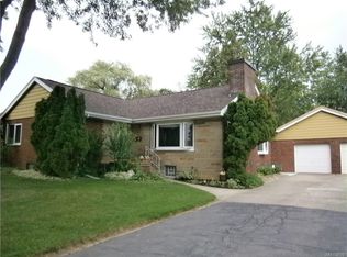279 Drake Dr, North Tonawanda, NY 14120