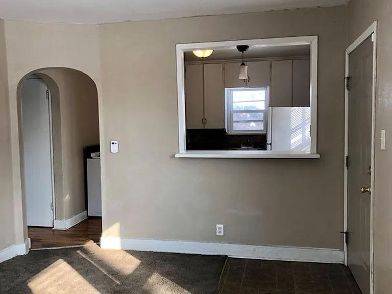 717 Adams St — Photo 2