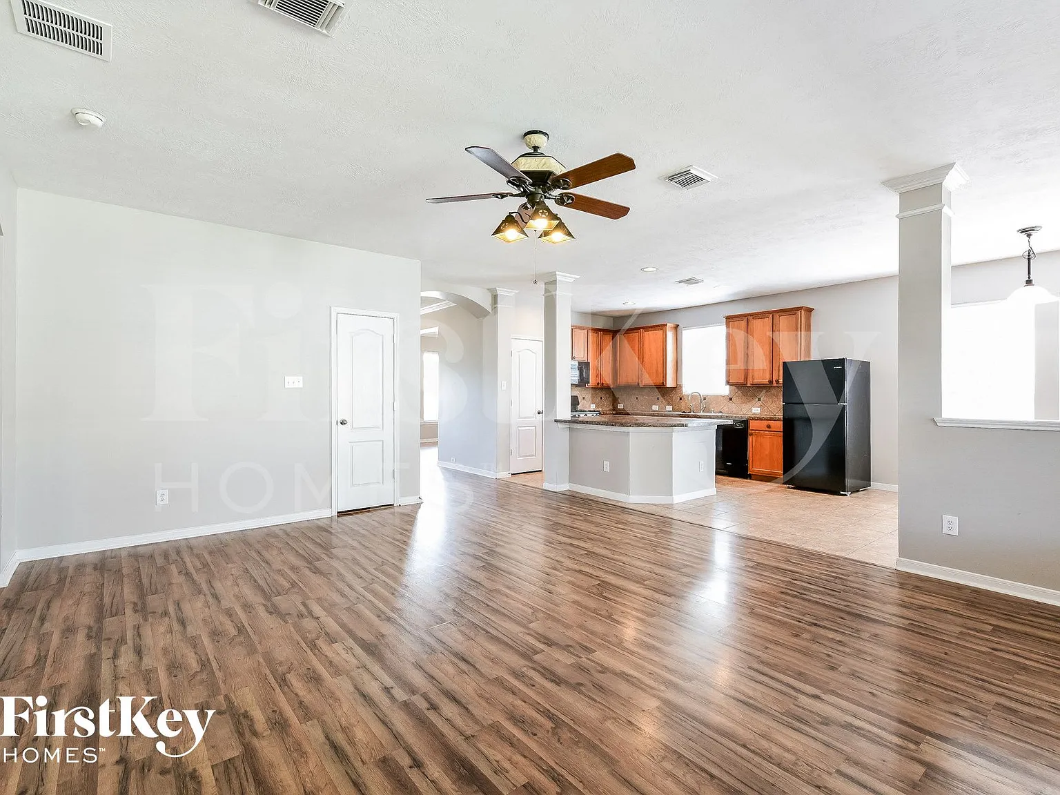5 bed, 3.0 bath, 2756 sqft, $2,405 — Photo 3