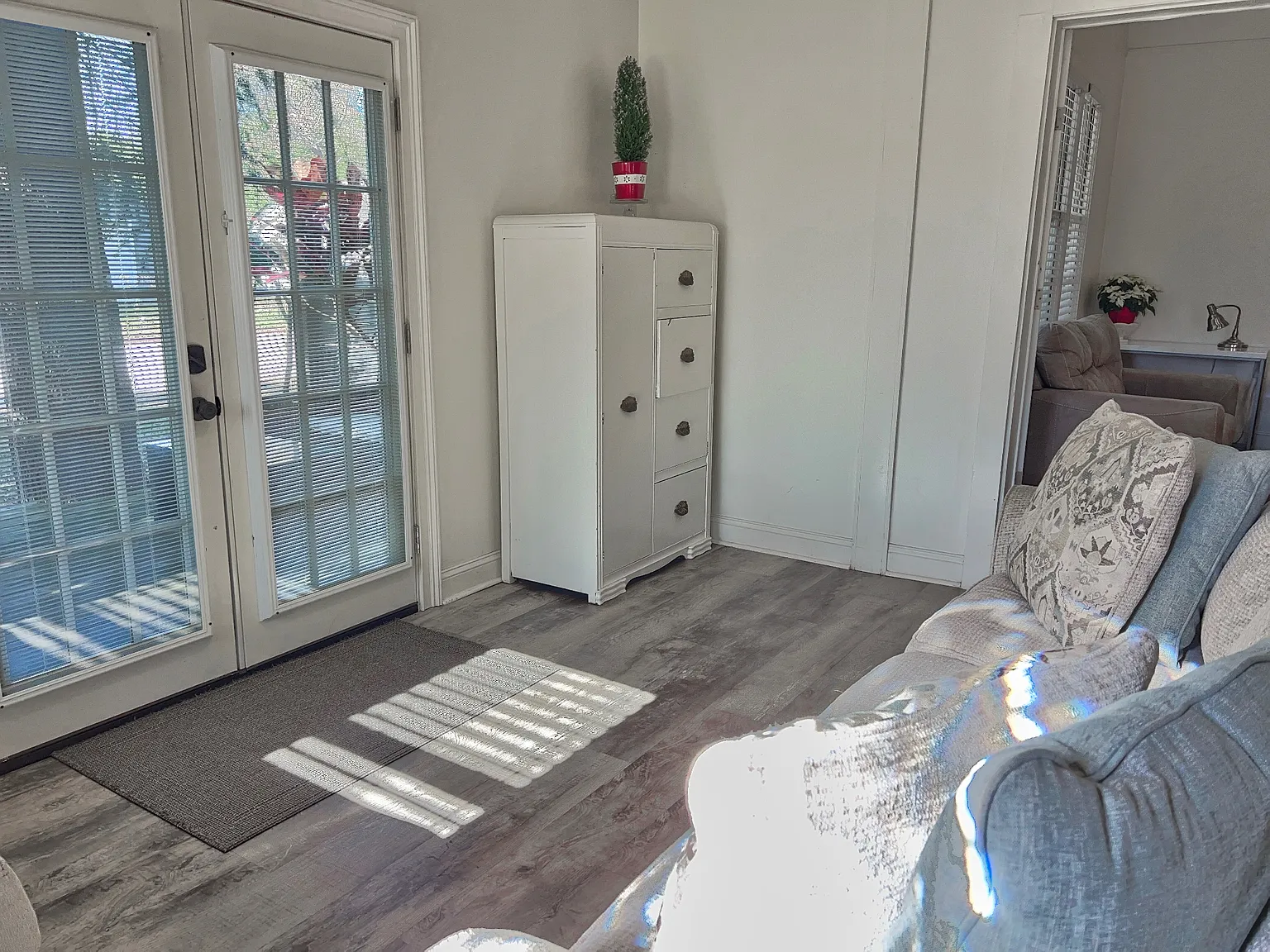 1322 Dover St — Photo 2