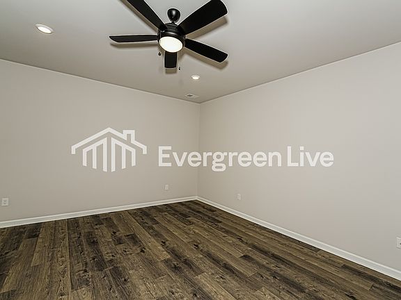 3rd image of 1090 Brookhaven Ln