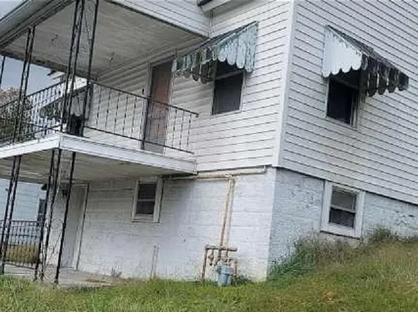 429 1/2 School St, Barrackville, WV 26559