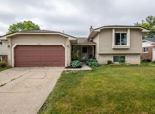 1630 Woodgate Dr, Troy, MI