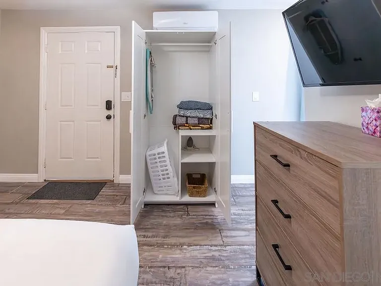 847 Beryl St — Photo 15