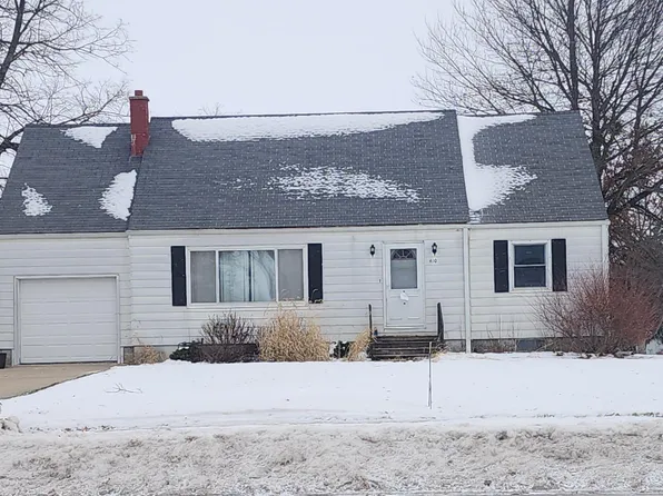 410 2nd St NE, Hayfield, MN 55940