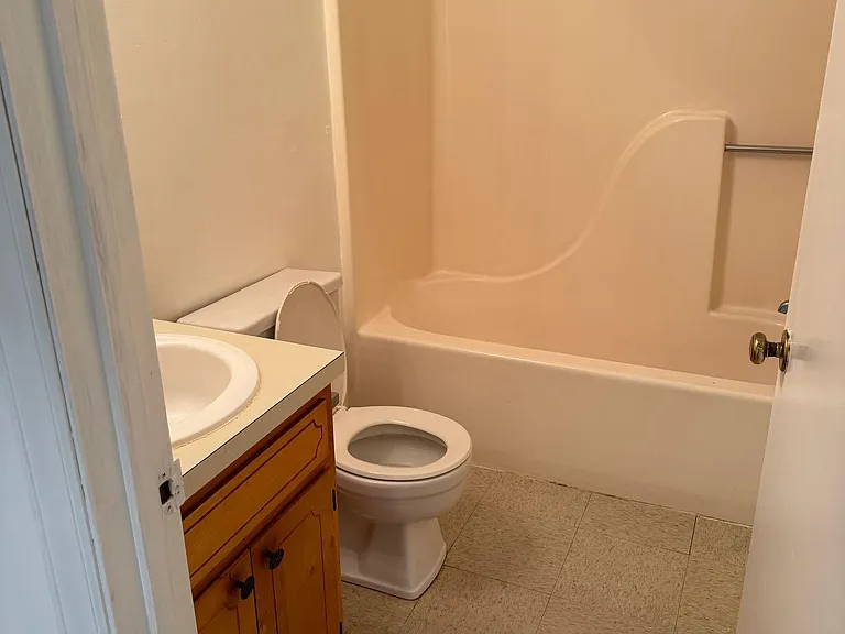 216 Hilltop Dr #6 — Photo 6