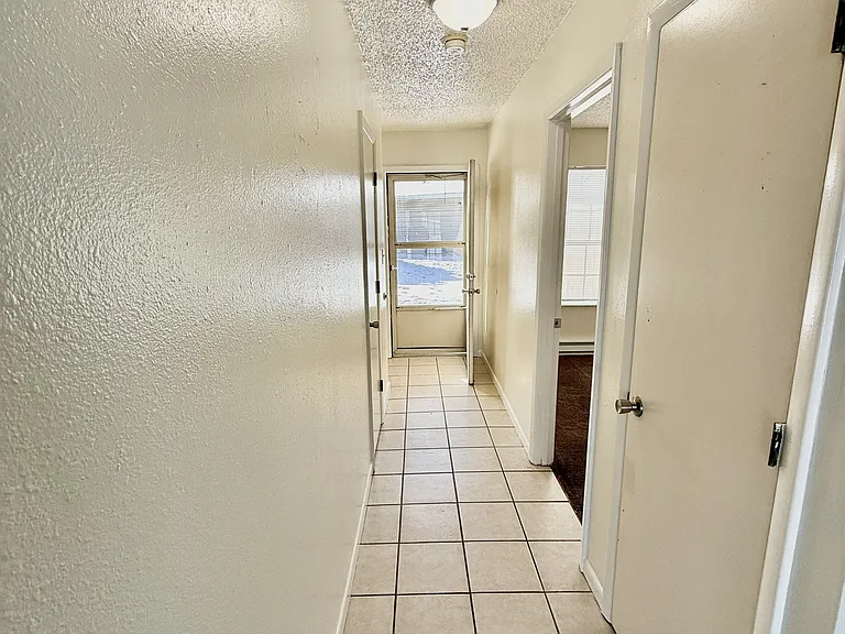 709 E Woodland St — Photo 29
