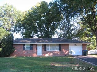 915 N Mill St, New Athens, IL 62264