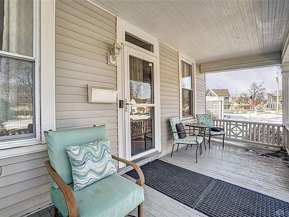 5th image of 316 W Race St