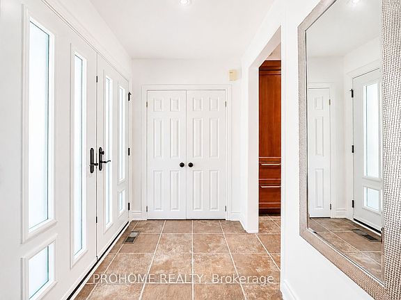 4th image of 16 Tuscay Ct