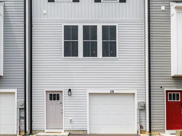 28 Marineris Cir, Martinsburg, WV 25405