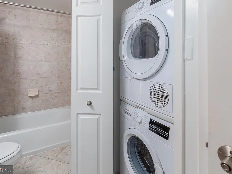 4801 Fairmont Ave #411 — Photo 23