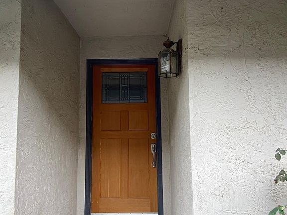 4th image of 2825 Whitney Dr