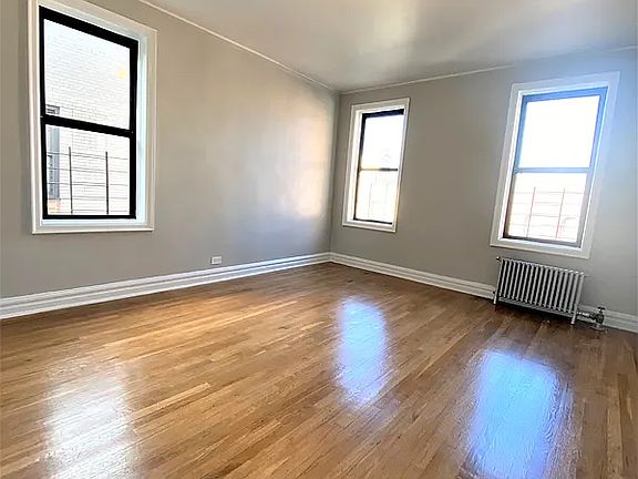 3rd image of 55 E 208th St APT 4F