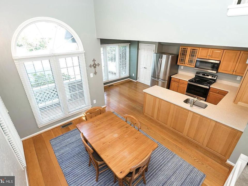 2nd image of 311 Whistling Swan Ln