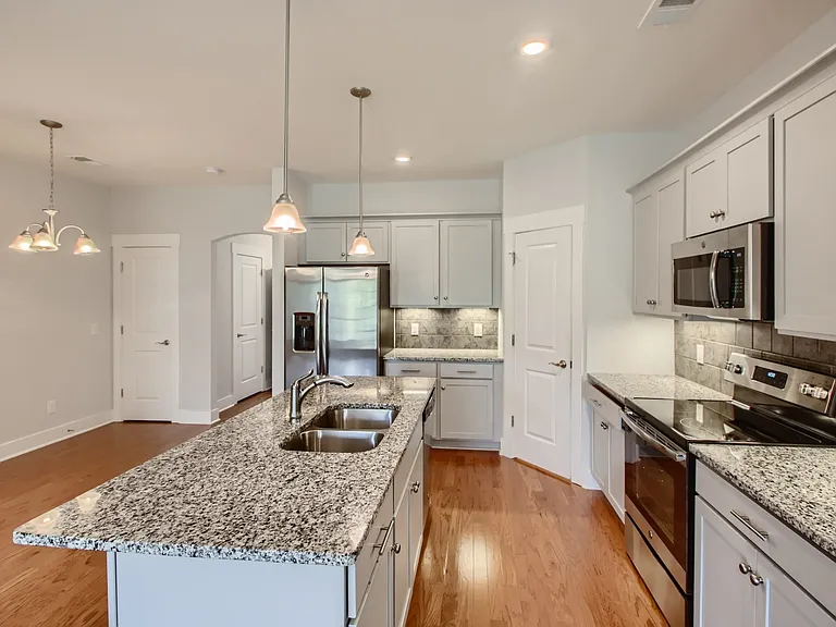3007 Blueberry Ln — Photo 6