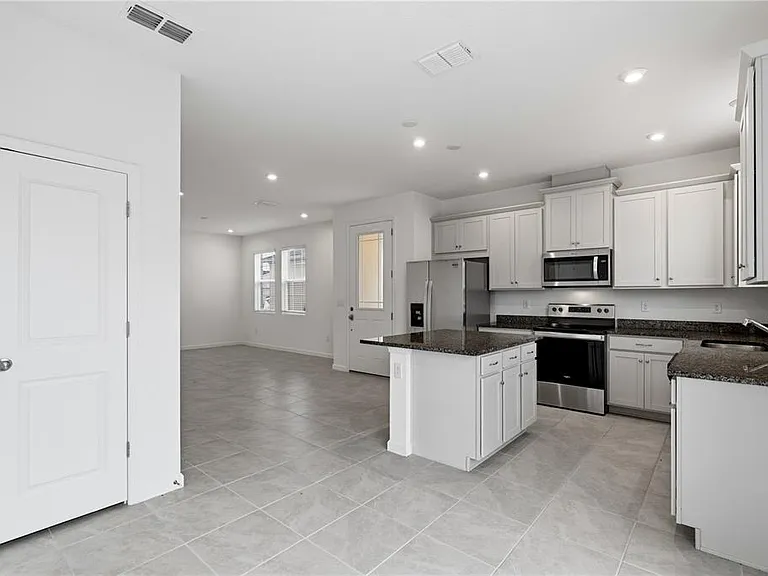1124 Lakeshore Breeze Pl — Photo 5