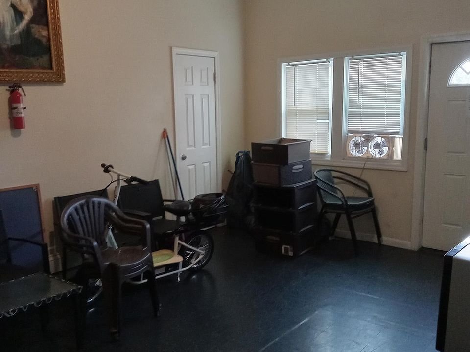 1st image of 200 Nicholas Ave #1