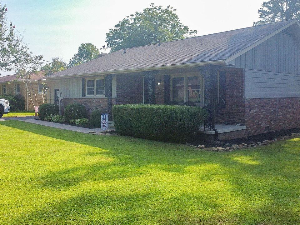 1st image of 200 Ridge Ln