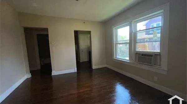 5 bed, 2000 sqft, $1,500 — Photo 4