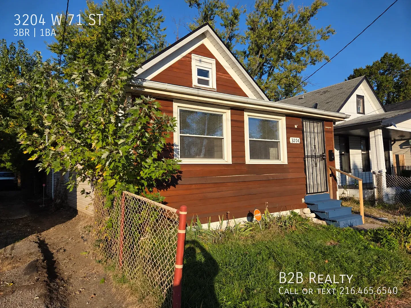 Available Now: Cozy 3-Bedroom Single-Family Home in a Prime Location — Photo 3