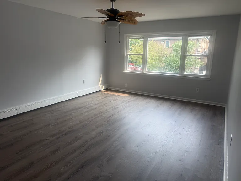 8 Greenwood Rd #1 — Photo 5