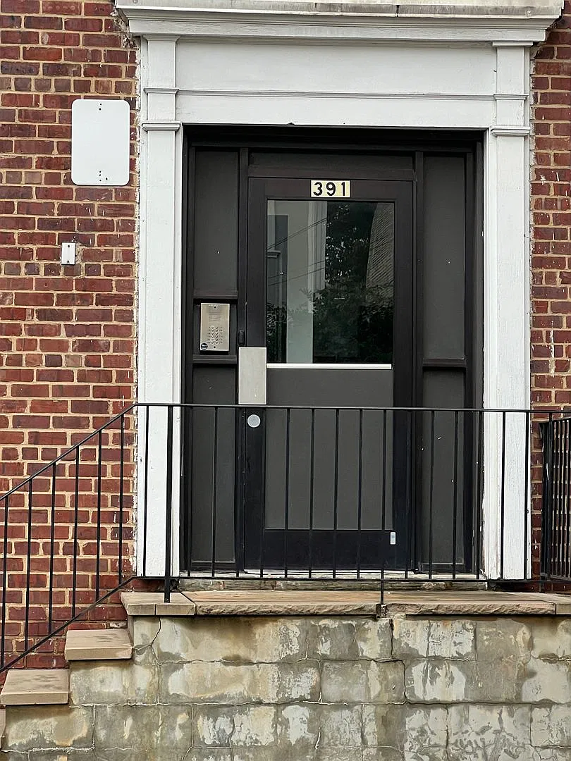 Rutgers Arms — Photo 1