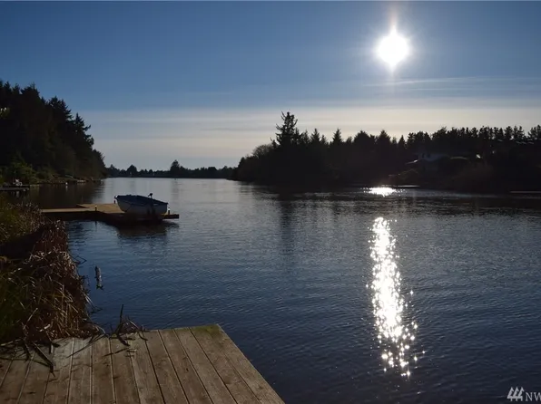 105 Duck Lake Dr NE, Ocean Shores, WA 98569