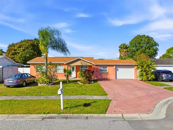 4914 Holiday Dr, Tampa, FL 33615