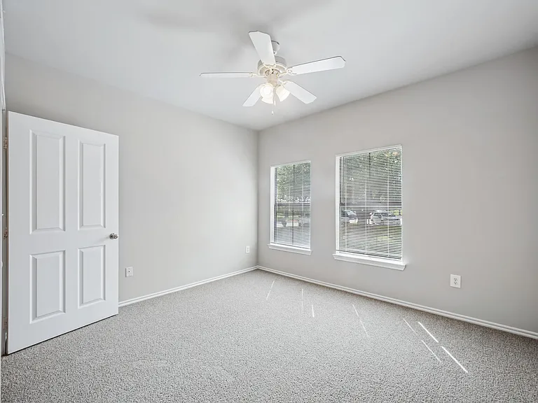 The Residences Of Holland Lake — Photo 10