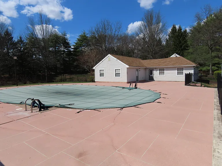 502 Diamond Dr — Photo 6