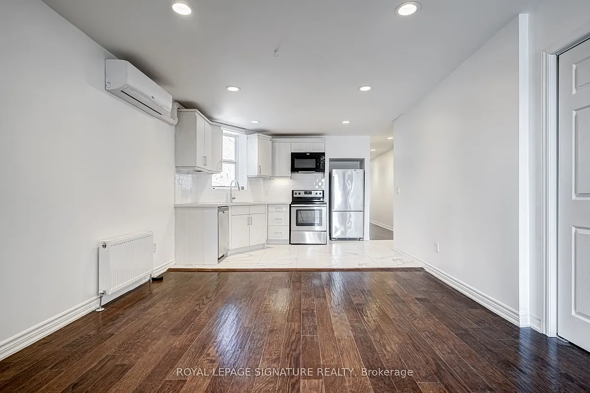 Building Photo - 1116 College St #3