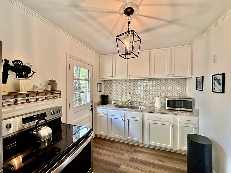 2826 Lincoln St — Photo 11