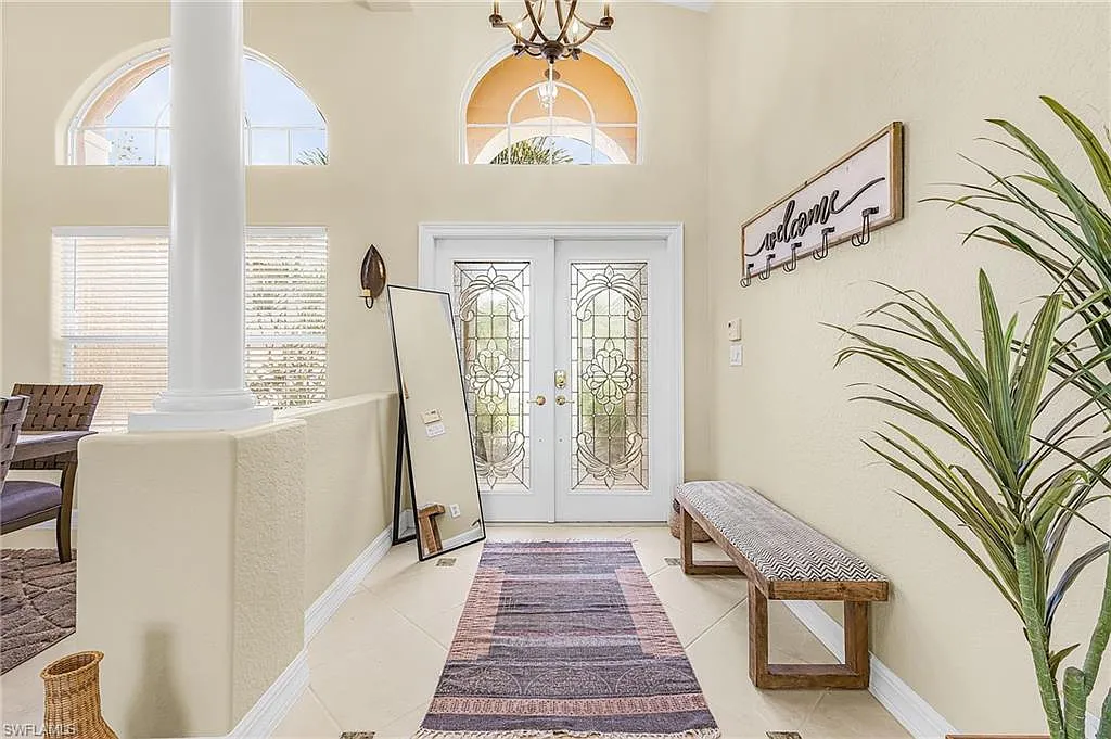 3 bed, 2.0 bath, 2211 sqft, $4,110 — Photo 4