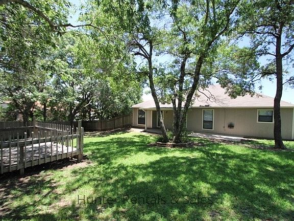 2nd image of 406 W Blancas Dr