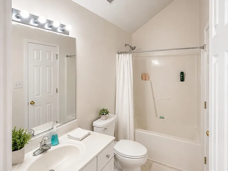 205 Lynnwood Gold Ct — Photo 22