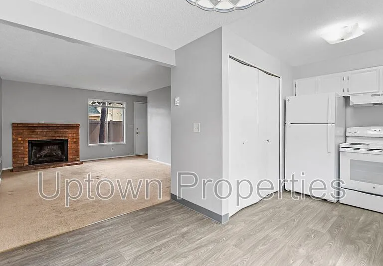 8313 SE 17th Ave — Photo 1